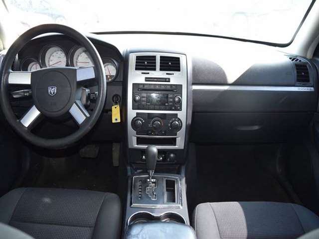 Dodge Charger 2010 photo 9